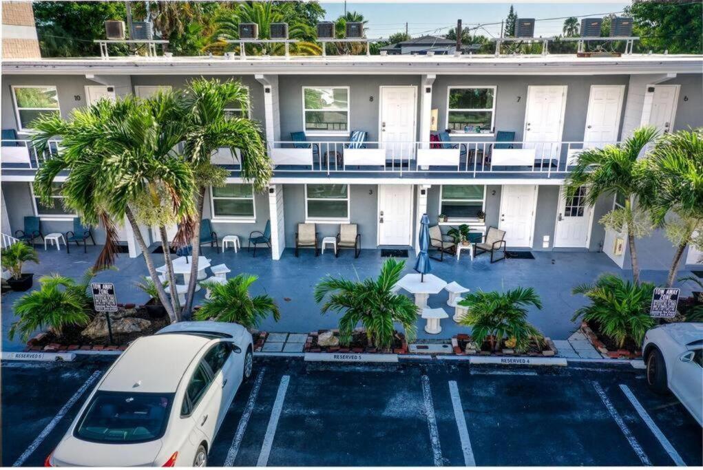 Sunset Beach Suites Of Madeira Beach! Pet Friendly Summer Getaway! Steps To Beach! - Suite 10 St. Pete Beach Buitenkant foto